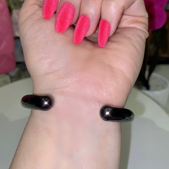 Women’s Black Acrylic Cuff Bracelet Embellished With Genuine AAA Crystals, New - Picture 9 of 13